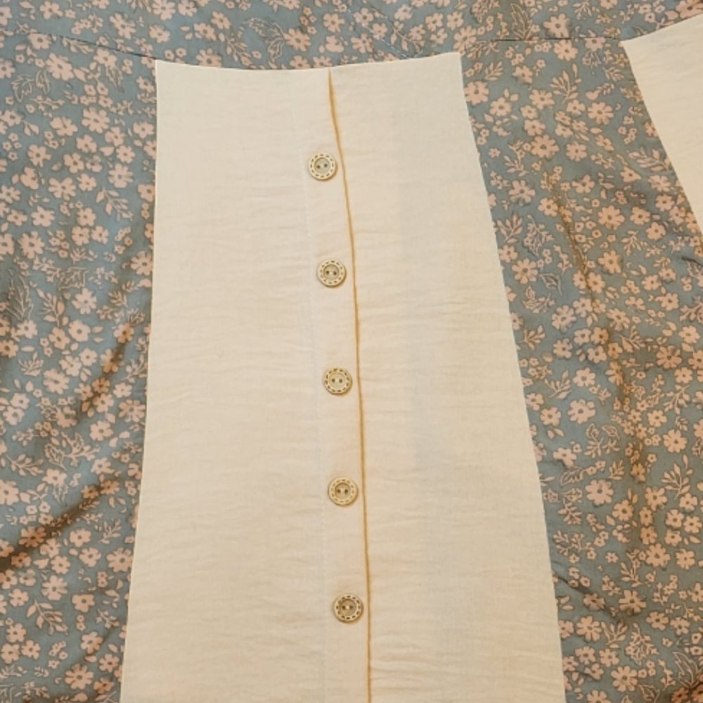NWT Sage Cream Ditzy Floral Button Accent Women’s Cute Summer Blouse Top Size: L - Picture 7 of 8